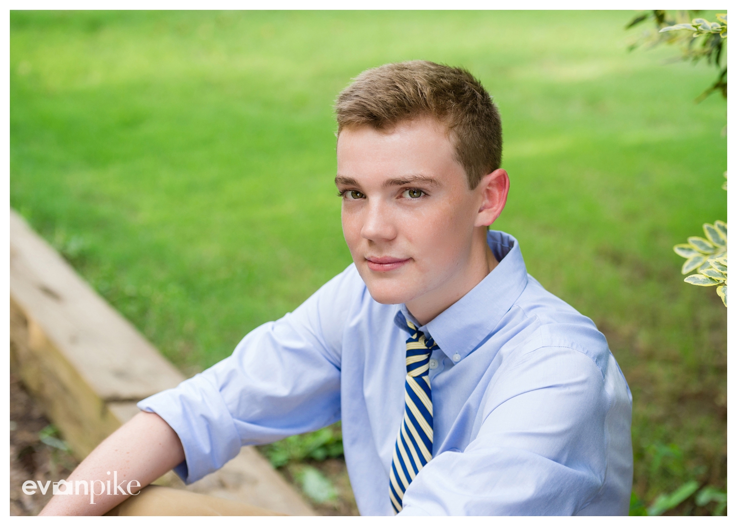 cary-senior-portrait-photographer-charlie-evan-pike-photography